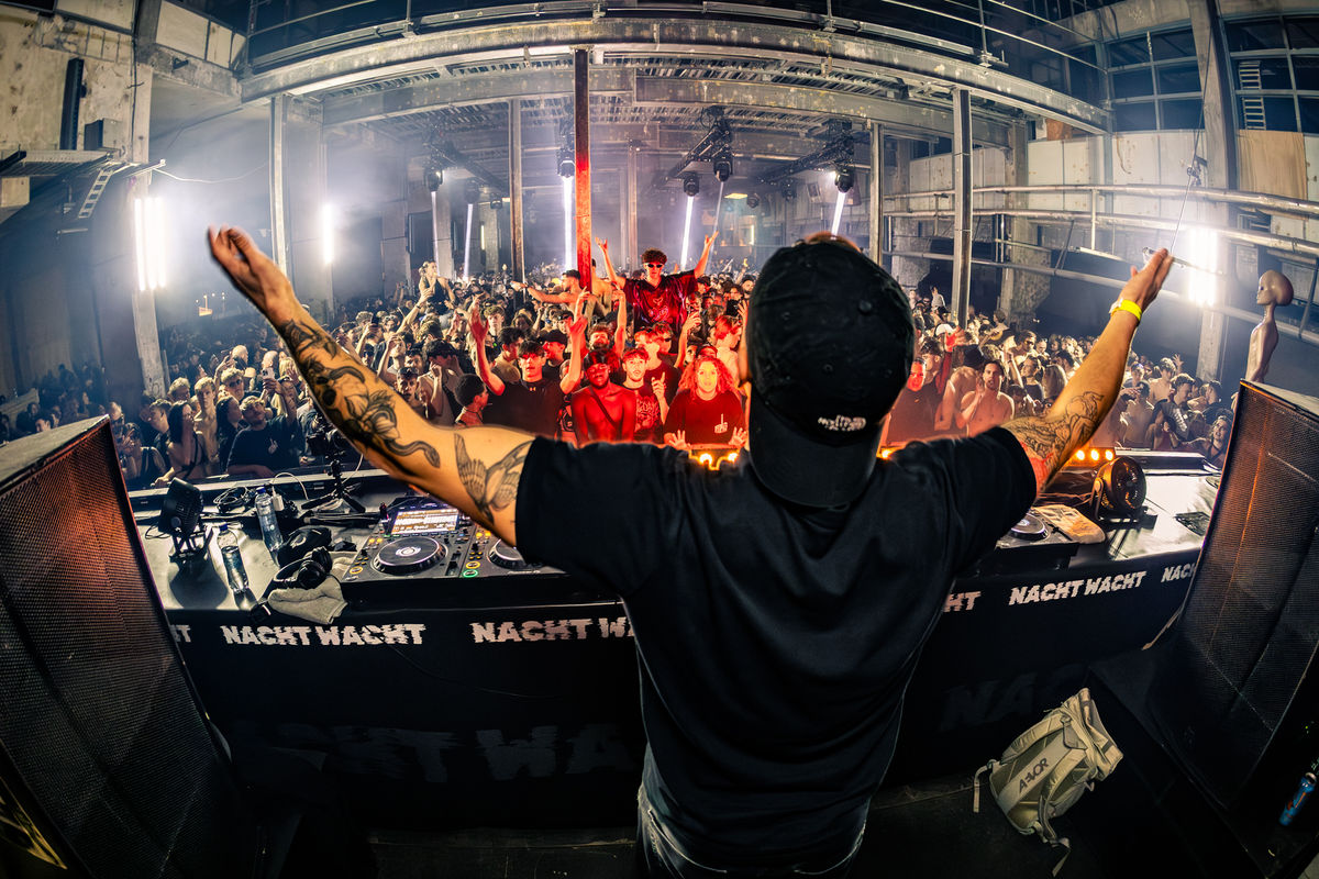 Loading... just a sec